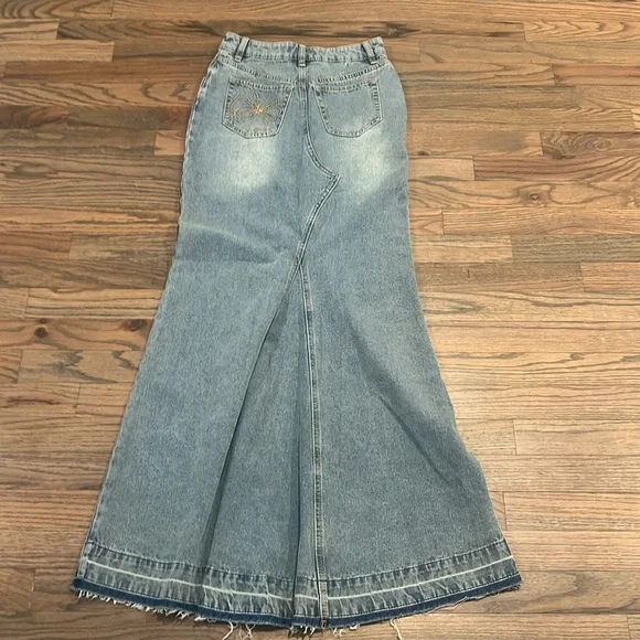 NWT Loveshack Fancy Risia Skirt. Montauk Blue, Size 24 - Picture 7 of 11